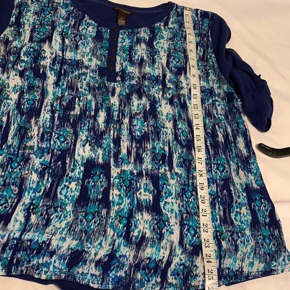 Bit & Bridle Size 2X pull over scoop neck 1/4 button top - Picture 9 of 9